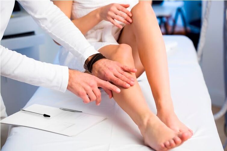 Diagnosis of varicose veins in the legs.
