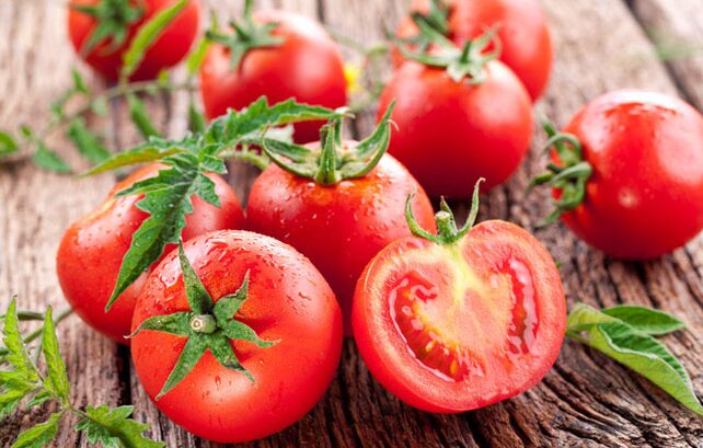 Tomatoes do an excellent job with the inflammation and pain of varicose veins. 